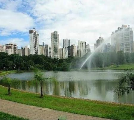 Gyn Temporada! Flat Proximo Ao Parque Vaca Brava! Apartment Goiania Exterior photo