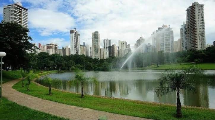 Gyn Temporada! Flat Proximo Ao Parque Vaca Brava! Apartment Goiania Exterior photo